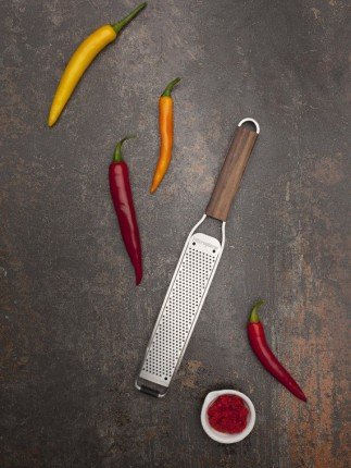 MICROPLANE Master Series: ZESTER GRATER
